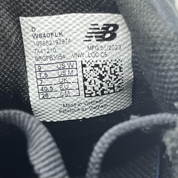 New Balance Fresh Foam 840 Shoes Women Size 9 D Wide Black White Running Sneaker - Picture 8 of 8